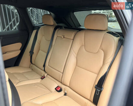 Вольво ХС60 2022 в Киеве на Automoto.ua Серый Вольво ХС60, объемом двигателя 2 л и пробегом 34 тыс. км за 49000 $, фото 28 на Automoto.ua