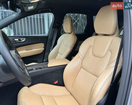 Вольво ХС60 2022 в Киеве на Automoto.ua Серый Вольво ХС60, объемом двигателя 2 л и пробегом 34 тыс. км за 49000 $, фото 20 на Automoto.ua