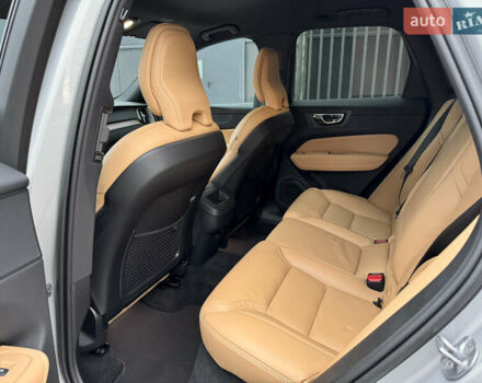 Вольво ХС60 2022 в Киеве на Automoto.ua Серый Вольво ХС60, объемом двигателя 2 л и пробегом 34 тыс. км за 49000 $, фото 27 на Automoto.ua