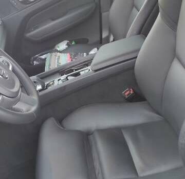 Серый Вольво ХС60, объемом двигателя 1.97 л и пробегом 47 тыс. км за 43999 $, фото 3 на Automoto.ua