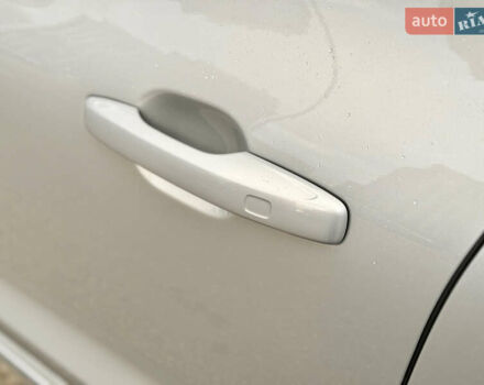 Вольво ХС60 2022 в Киеве на Automoto.ua Серый Вольво ХС60, объемом двигателя 2 л и пробегом 34 тыс. км за 49000 $, фото 16 на Automoto.ua