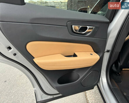 Вольво ХС60 2022 в Киеве на Automoto.ua Серый Вольво ХС60, объемом двигателя 2 л и пробегом 34 тыс. км за 49000 $, фото 26 на Automoto.ua