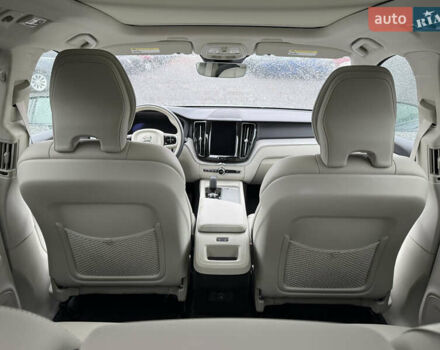 Серый Вольво ХС60, объемом двигателя 1.97 л и пробегом 14 тыс. км за 43000 $, фото 5 на Automoto.ua