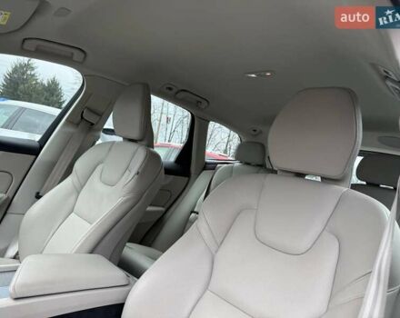 Серый Вольво ХС60, объемом двигателя 1.97 л и пробегом 28 тыс. км за 57000 $, фото 38 на Automoto.ua