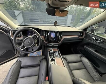 Вольво ХС60 2023 в Самборе на Automoto.ua Серый Вольво ХС60, объемом двигателя 2 л и пробегом 36 тыс. км за 52750 $, фото 18 на Automoto.ua