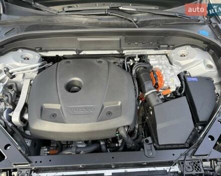 Вольво ХС60 2023 в Самборе на Automoto.ua Серый Вольво ХС60, объемом двигателя 2 л и пробегом 36 тыс. км за 52750 $, фото 9 на Automoto.ua