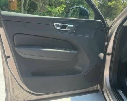 Сірий Вольво ХС60, об'ємом двигуна 2 л та пробігом 12 тис. км за 25700 $, фото 8 на Automoto.ua