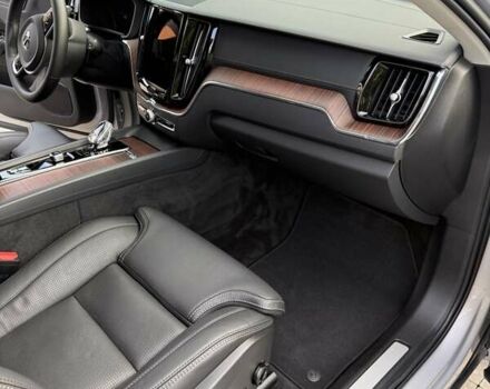 Вольво ХС60 2023 в Самборе на Automoto.ua Серый Вольво ХС60, объемом двигателя 2 л и пробегом 36 тыс. км за 52750 $, фото 31 на Automoto.ua