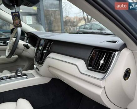 Серый Вольво ХС60, объемом двигателя 1.97 л и пробегом 28 тыс. км за 57000 $, фото 30 на Automoto.ua