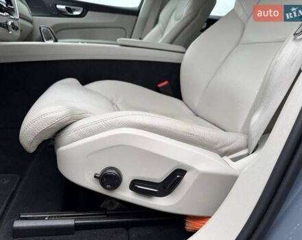 Серый Вольво ХС60, объемом двигателя 1.97 л и пробегом 28 тыс. км за 57000 $, фото 34 на Automoto.ua