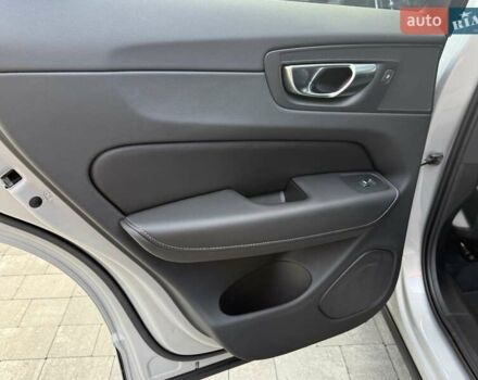 Вольво ХС60 2023 в Самборе на Automoto.ua Серый Вольво ХС60, объемом двигателя 2 л и пробегом 36 тыс. км за 52750 $, фото 21 на Automoto.ua