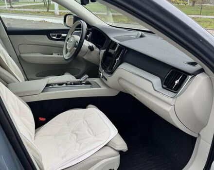 Серый Вольво ХС60, объемом двигателя 2 л и пробегом 14 тыс. км за 69999 $, фото 5 на Automoto.ua