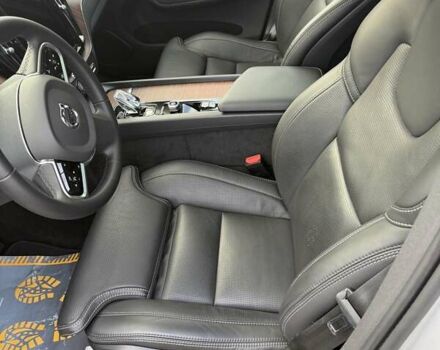 Вольво ХС60 2023 в Самборе на Automoto.ua Серый Вольво ХС60, объемом двигателя 2 л и пробегом 36 тыс. км за 52750 $, фото 32 на Automoto.ua