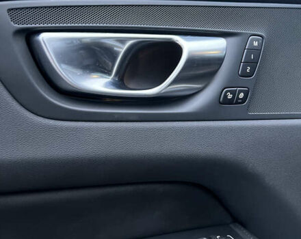 Сірий Вольво ХС60, об'ємом двигуна 1.97 л та пробігом 13 тис. км за 58000 $, фото 25 на Automoto.ua