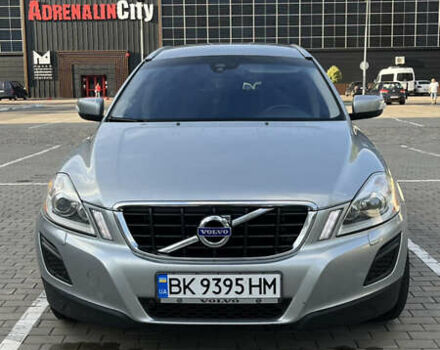 Серый Вольво ХС60, объемом двигателя 2.4 л и пробегом 243 тыс. км за 18500 $, фото 1 на Automoto.ua