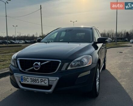 Серый Вольво ХС60, объемом двигателя 2.4 л и пробегом 300 тыс. км за 13350 $, фото 1 на Automoto.ua