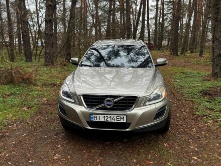 Сірий Вольво ХС60, об'ємом двигуна 2.4 л та пробігом 290 тис. км за 15000 $, фото 1 на Automoto.ua