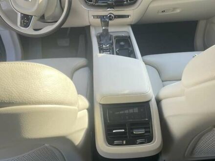 Вольво ХС60 2020 в Львове на Automoto.ua Серый Вольво ХС60, объемом двигателя 0 л и пробегом 45 тыс. км за 31200 $, фото 1 на Automoto.ua