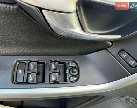 Синій Вольво ХС60, об'ємом двигуна 2.4 л та пробігом 218 тис. км за 13000 $, фото 28 на Automoto.ua