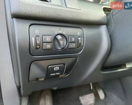 Синій Вольво ХС60, об'ємом двигуна 2.4 л та пробігом 218 тис. км за 13000 $, фото 27 на Automoto.ua