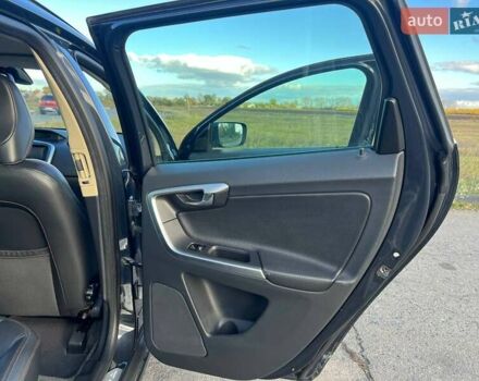 Синій Вольво ХС60, об'ємом двигуна 2.4 л та пробігом 218 тис. км за 13000 $, фото 18 на Automoto.ua