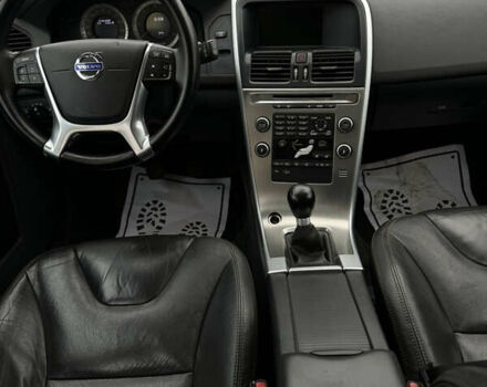 Синий Вольво ХС60, объемом двигателя 2.4 л и пробегом 240 тыс. км за 12800 $, фото 13 на Automoto.ua