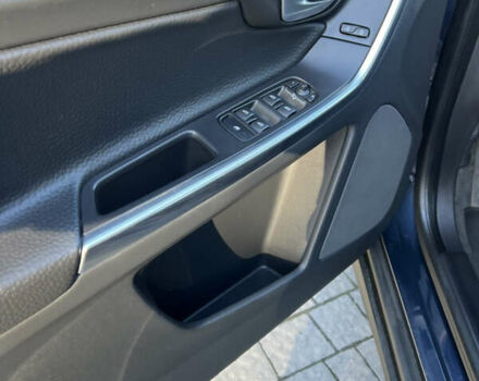 Синій Вольво ХС60, об'ємом двигуна 2.4 л та пробігом 237 тис. км за 16790 $, фото 38 на Automoto.ua