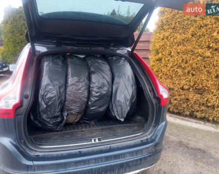 Синий Вольво ХС60, объемом двигателя 2.4 л и пробегом 280 тыс. км за 15700 $, фото 10 на Automoto.ua