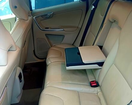 Синій Вольво ХС60, об'ємом двигуна 3 л та пробігом 180 тис. км за 14800 $, фото 4 на Automoto.ua