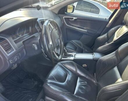 Синий Вольво ХС60, объемом двигателя 2.4 л и пробегом 221 тыс. км за 18500 $, фото 4 на Automoto.ua