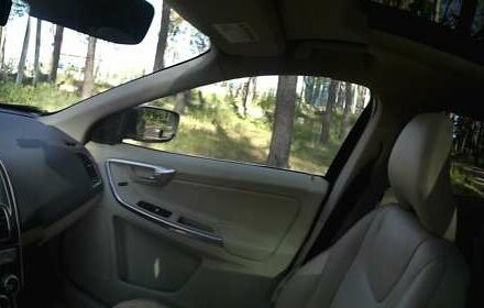 Синій Вольво ХС60, об'ємом двигуна 1.97 л та пробігом 114 тис. км за 18700 $, фото 8 на Automoto.ua