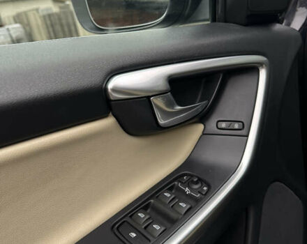 Синий Вольво ХС60, объемом двигателя 2.4 л и пробегом 223 тыс. км за 13850 $, фото 21 на Automoto.ua