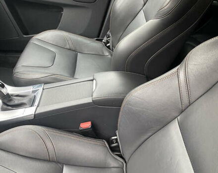 Синий Вольво ХС60, объемом двигателя 1.97 л и пробегом 202 тыс. км за 17800 $, фото 7 на Automoto.ua