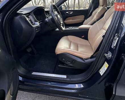 Вольво ХС60 2017 в Львове на Automoto.ua Синий Вольво ХС60, объемом двигателя 1.97 л и пробегом 73 тыс. км за 24400 $, фото 12 на Automoto.ua