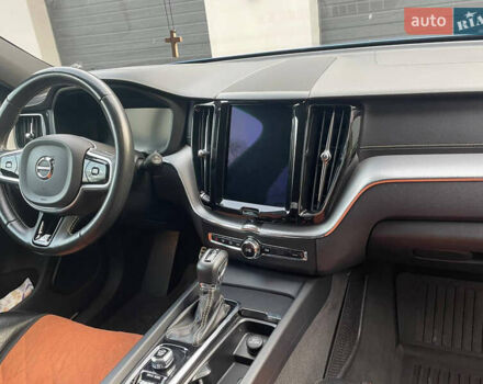 Синій Вольво ХС60, об'ємом двигуна 1.97 л та пробігом 102 тис. км за 35000 $, фото 5 на Automoto.ua
