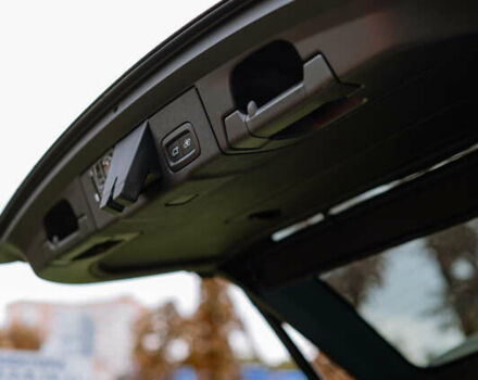 Синий Вольво ХС60, объемом двигателя 1.97 л и пробегом 64 тыс. км за 39000 $, фото 4 на Automoto.ua