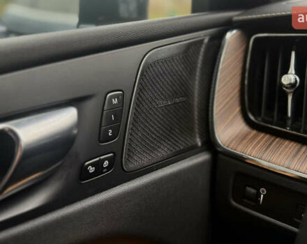 Синий Вольво ХС60, объемом двигателя 2 л и пробегом 49 тыс. км за 37000 $, фото 8 на Automoto.ua