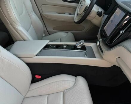 Вольво ХС60 2023 в Киеве на Automoto.ua Синий Вольво ХС60, объемом двигателя 0 л и пробегом 28 тыс. км за 30600 $, фото 9 на Automoto.ua