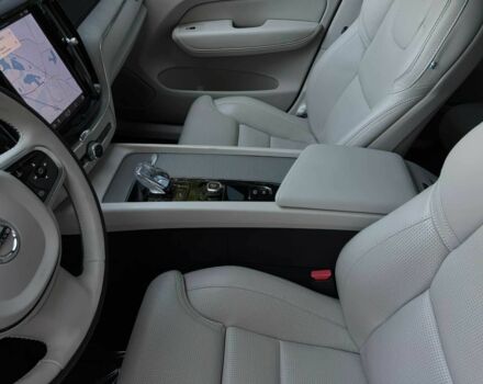 Вольво ХС60 2023 в Киеве на Automoto.ua Синий Вольво ХС60, объемом двигателя 0 л и пробегом 28 тыс. км за 30600 $, фото 13 на Automoto.ua