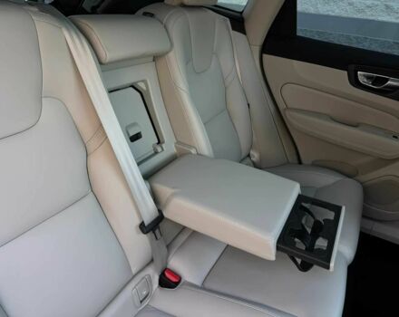 Вольво ХС60 2023 в Киеве на Automoto.ua Синий Вольво ХС60, объемом двигателя 0 л и пробегом 28 тыс. км за 30600 $, фото 14 на Automoto.ua