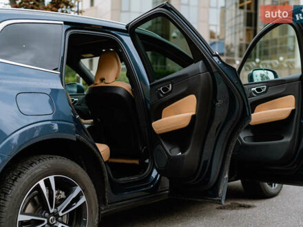 Вольво ХС60 2019 в Киеве на Automoto.ua Синий Вольво ХС60, объемом двигателя 1.97 л и пробегом 64 тыс. км за 39000 $, фото 1 на Automoto.ua