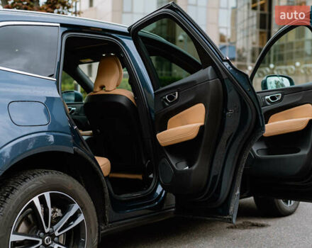 Синий Вольво ХС60, объемом двигателя 1.97 л и пробегом 64 тыс. км за 39000 $, фото 1 на Automoto.ua