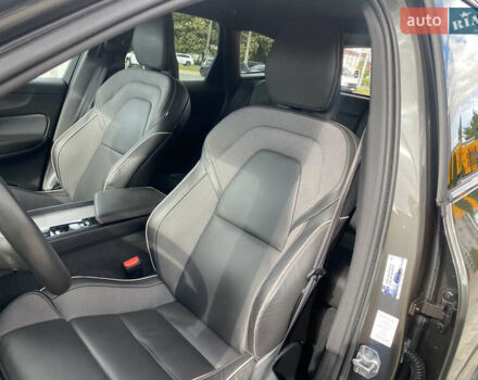 Зеленый Вольво ХС60, объемом двигателя 2 л и пробегом 283 тыс. км за 28888 $, фото 88 на Automoto.ua