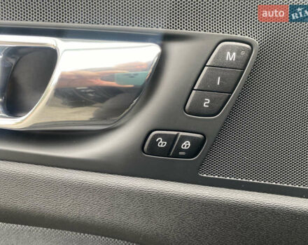 Зеленый Вольво ХС60, объемом двигателя 2 л и пробегом 283 тыс. км за 28888 $, фото 57 на Automoto.ua