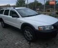 Белый Вольво ХС70, объемом двигателя 2.4 л и пробегом 345 тыс. км за 8000 $, фото 4 на Automoto.ua
