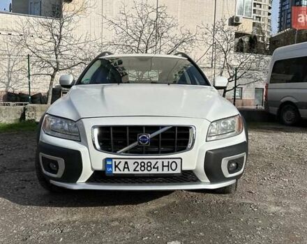 Белый Вольво ХС70, объемом двигателя 2.4 л и пробегом 417 тыс. км за 10900 $, фото 2 на Automoto.ua