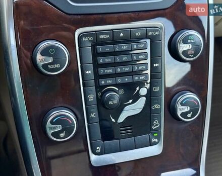 Білий Вольво ХС70, об'ємом двигуна 2.95 л та пробігом 340 тис. км за 12900 $, фото 16 на Automoto.ua