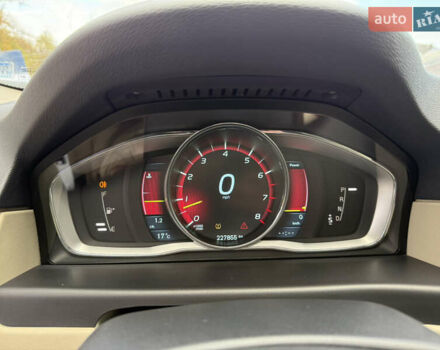 Белый Вольво ХС70, объемом двигателя 3 л и пробегом 227 тыс. км за 16500 $, фото 44 на Automoto.ua