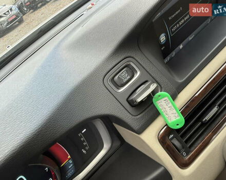 Белый Вольво ХС70, объемом двигателя 3 л и пробегом 227 тыс. км за 16500 $, фото 49 на Automoto.ua