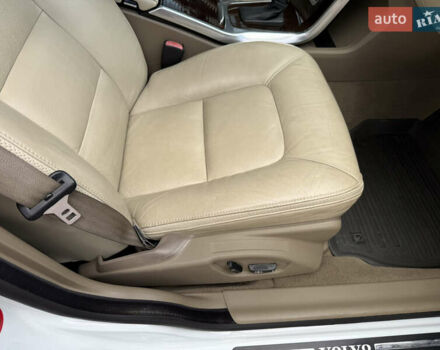 Белый Вольво ХС70, объемом двигателя 3 л и пробегом 227 тыс. км за 16500 $, фото 65 на Automoto.ua